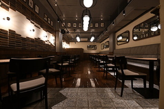 店内は20名様以上で貸切も可能です。着席時:46名様/立食時:60名様まで対応可能ですので、会社宴会やイベントなど大人数での集まりにも最適です◎