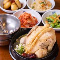 参鶏湯やプルコギナッチなど韓国料理を是非！の写真
