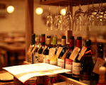 Di PUNTO自慢のワインは全部で40種！グラスワイン500円～、ボトルはなんと2,000円～※写真は系列店