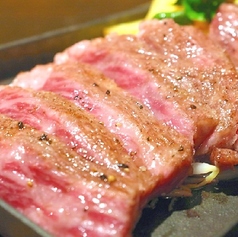 大山阿夫利牛イチボステーキ(100g)黒毛和牛本来の脂ののった部位です。