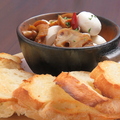 料理メニュー写真&nbsp;◎和風ガーリックOIL煮(アヒージョ)バケット添え
