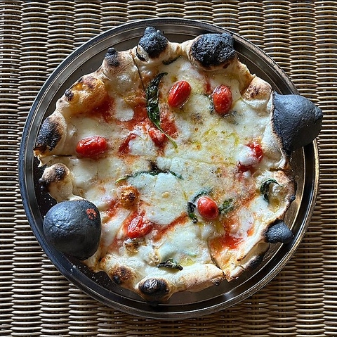 ビブグルマン獲得の人気ピッツェリア「PST-Pizza Studio Tamaki-」の沖縄初進出店舗