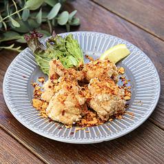 鶏もも唐揚げ/旨辛スパイス (4個)