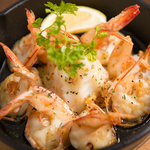 人気No.1のガーリックシュリンプをはじめ魚介料理が充実！