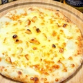 料理メニュー写真 四種のチーズピザ