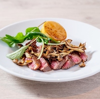 熟成肉のステーキなど本格メインと絶品デザートを満喫♪