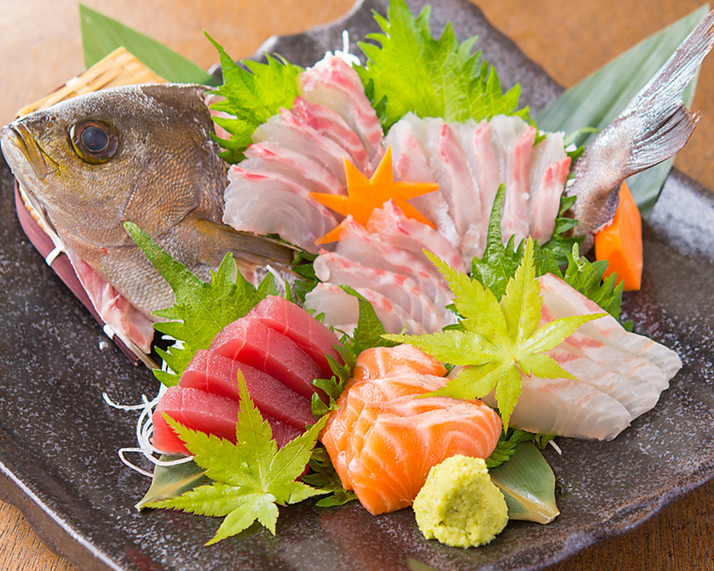 築地直送の刺し盛り♪鮮度にはこだわってます。