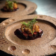 ◆シェフのおまかせコースにも飽きさせない工夫を。