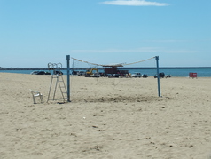 バレーネットもあります！夏に砂浜ならビーチバレーしなきゃ！