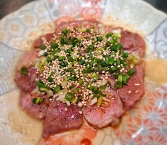 牛タン刺し(低温調理)