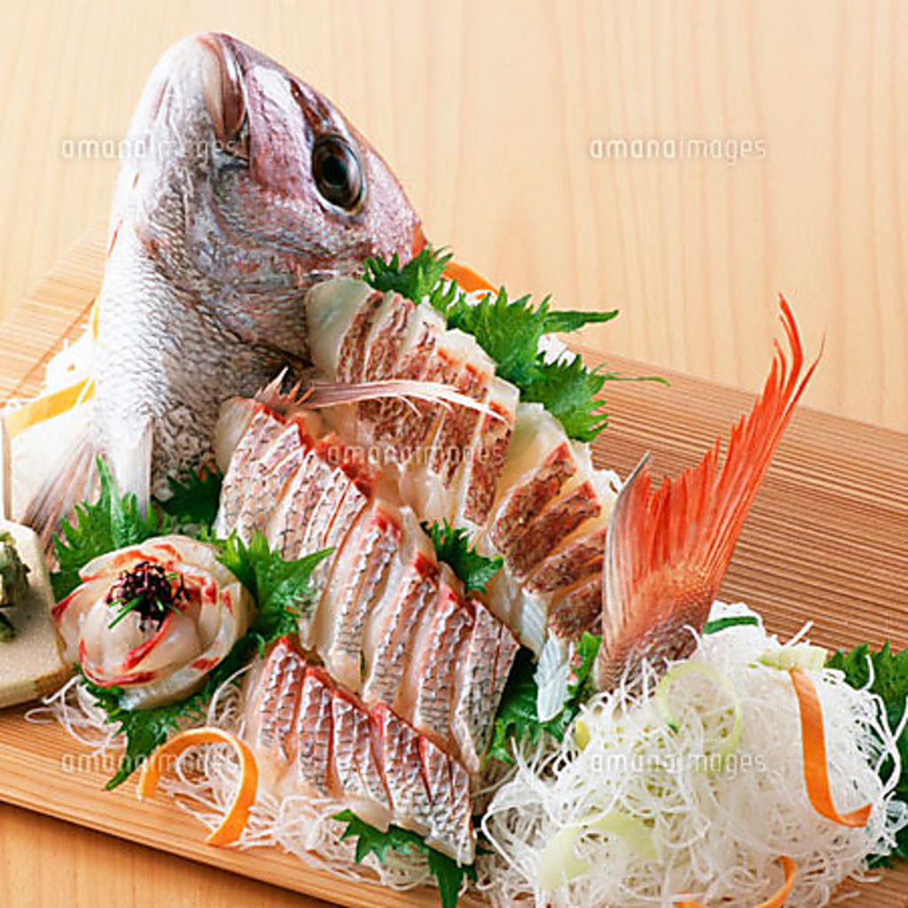 彩り豊かで贅沢なお造り盛り合わせ。新鮮な魚をふんだんに盛り付けました。日本酒や焼酎と相性抜群◎