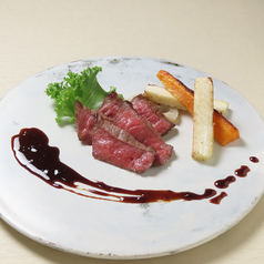 尾崎牛のステーキ 長期熟成味噌だまり牛脂ソース