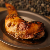 「朝締め国産鶏の肉汁焼き」や「茹でたん」など全国から選りすぐりの食材を当店の為に特別に卸して頂き、使用しております！