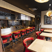 【快適な空気を保つ◎強力な排気・空調システム】鉄板焼特有の煙や匂いが気にならないよう、最新の強力排気システムを導入しています。清潔感のあるスタイリッシュな内観を損なわず、常にクリーンな空気の中で快適にお食事を愉しんでいただけます◎