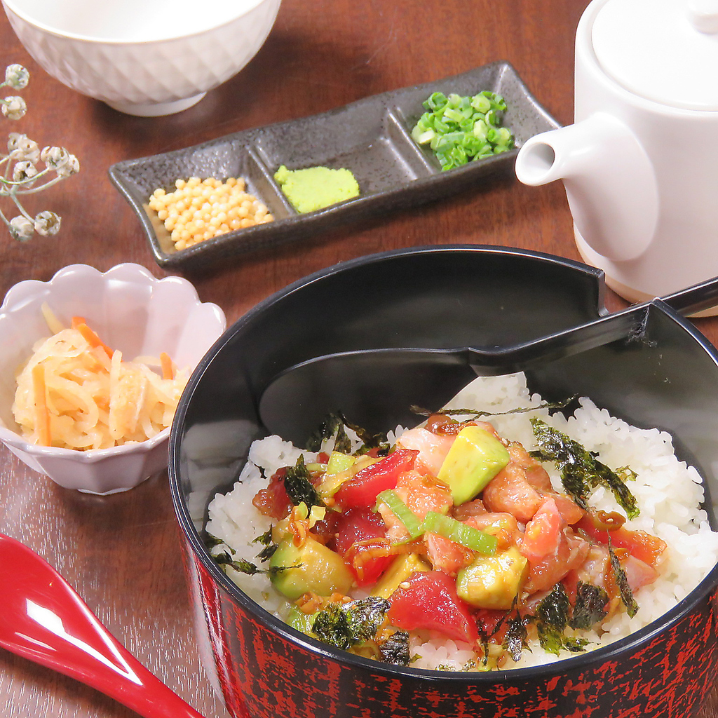 毎朝店主が直接仕入れた新鮮なこだわり食材で造る料理は絶品♪