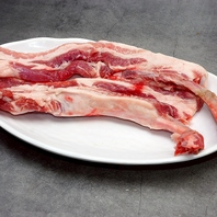 肉好き必見の骨付きサムギョプサル。