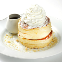 【カフェに◎】ふわふわホイップのハワイアンパンケーキ