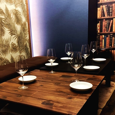 牛タン&ワインバル SHITAN Sの雰囲気1