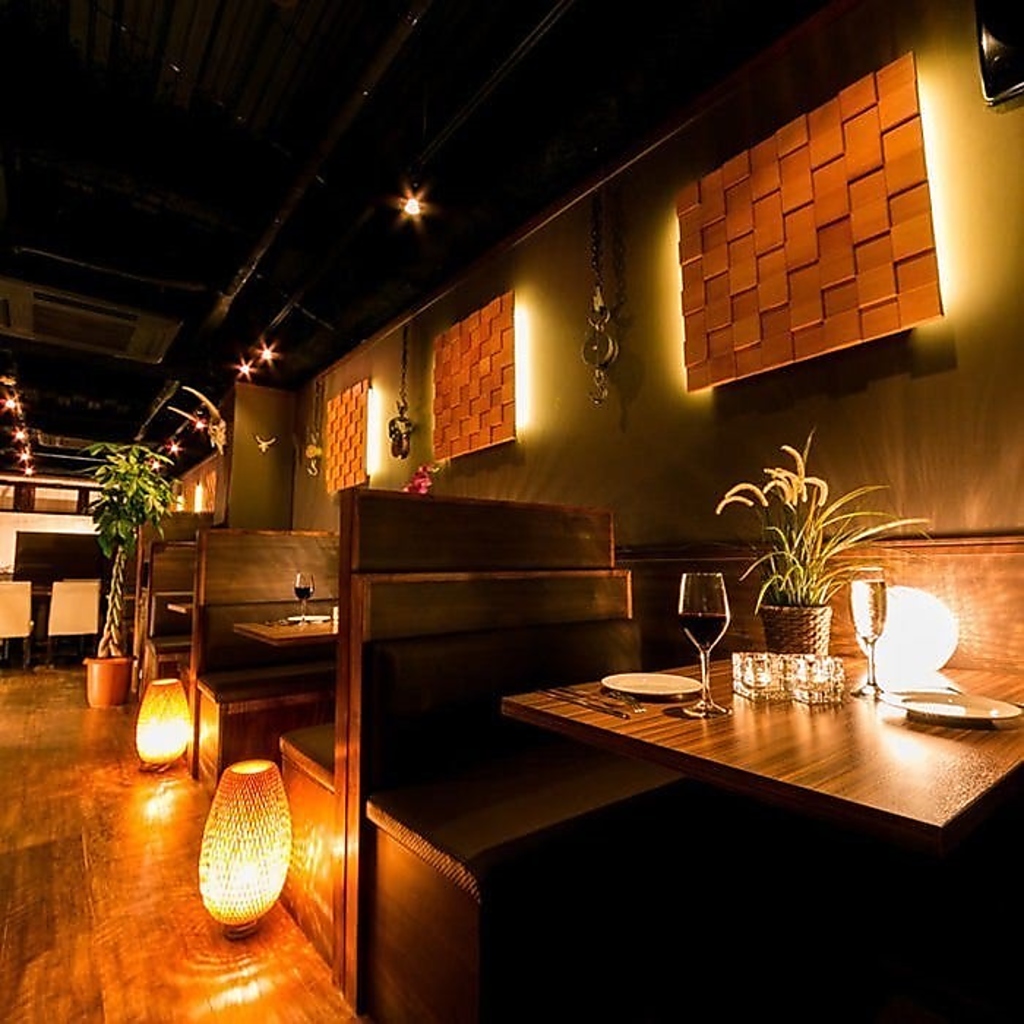 2名様～6名様個室、8名様～12名様個室etc…様々な用途にあわせてご利用下さいませ。