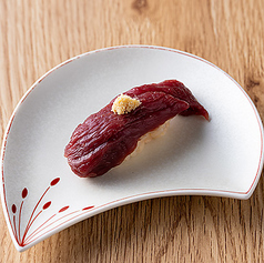 〈握り単品〉馬肉赤身