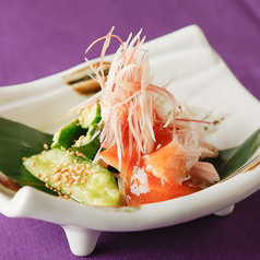 蒸し鶏と胡瓜の梅肉和え