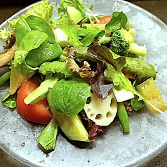 路地物野菜サラダ