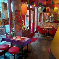 一歩踏み入れると、そこはまるで本場のリゾート。