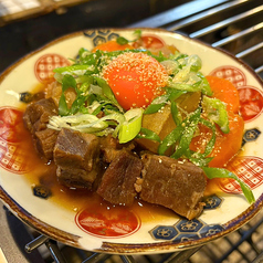 タンサガリの肉じゃが 卵黄のせ