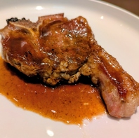 『子羊のTボーンステーキ』