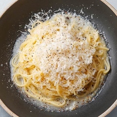 トリュフ香るたっぷりチーズのパスタ