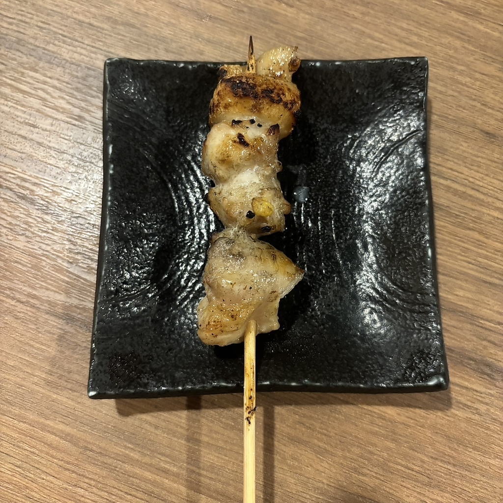 じっくり焼き上げた焼き鳥が絶品です♪香ばしくジューシーな味わいは何度食べても飽きない◎