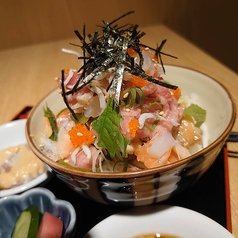 サカナノトモ海鮮丼ランチ始めました!!