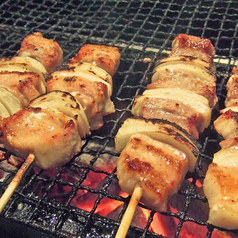 焼きとりの炭火焼き各種