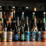 全国各地のクラフトビールや地酒を豊富にご用意！　有機栽培のナチュラルワインも取り揃えております