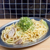 福岡の屋台が発祥！！焼いた野菜にスープを入れて…　サッと焼くことでスープが濃厚に…麺と絡めて完成!!