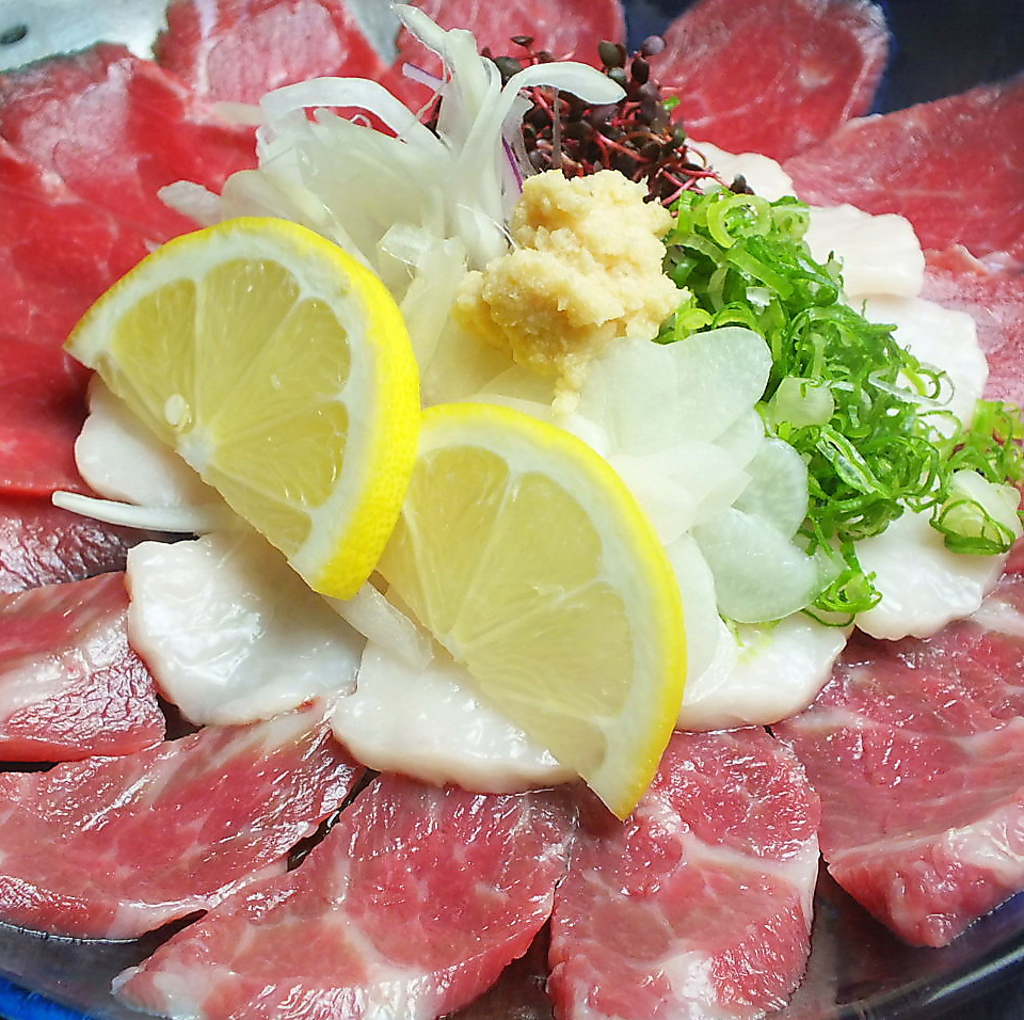 古閑牧場（熊本）から直送仕入れの馬刺し。とろける美味しさの新鮮な馬刺しをお楽しみ下さい。