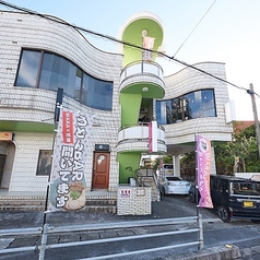 10~17名様での店舗貸切を承っております。少人数でのご宴会やパーティー、お集まりに最適です。なお、準備の都合上、ご予約はご利用日の2日前までにお願いいたします。皆様の特別なひとときを、プライベートな空間でゆったりとお過ごしください。ご予約とお問い合わせを心よりお待ちしております。