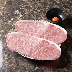 香り立つ一枚『大判炙り焼きすき』で濃厚な旨味を堪能の写真