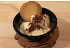 バニラアイスクッキー添え