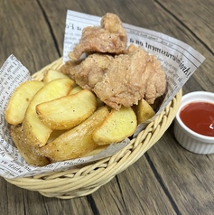 チキンとポテトのバスケット