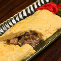 料理メニュー写真&nbsp;牛すじ煮込みを包んだだし巻