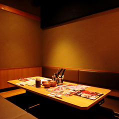 周りを気にせずお楽しみ頂けます♪ご宴会や記念日、デート、女子会などのプライベートなど、落ち着いた空間で優雅なひと時を♪ぜひ体感していただき、最高のお時間をお過ごしくだしさい☆こだわりの逸品が楽しめる飲み放題付コースをご用意しておりますので、併せてご利用くださいませ。
