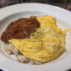 春野菜を使った鉄板オムライスデミグラスソース