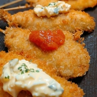 サクサクの衣で味わう厳選素材の串揚げ