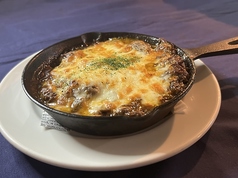 若姫牛　牛すじ赤ワイン煮込みのチーズ焼