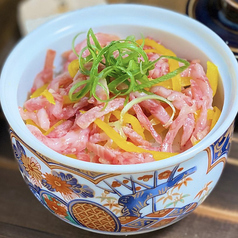 黒毛和牛サーロインのトロたくご飯