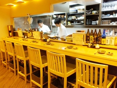 カウンターでしか楽しめない雰囲気ございます。大将が造る自慢のお魚料理を解説付きで楽しめるかも・・・