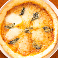 料理メニュー写真 フレッシュモッツァレラチーズのマルゲリータ