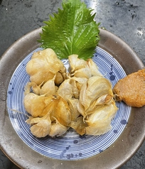 丸ごとにんにく揚げ