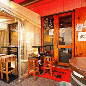 東京メトロ表参道駅から徒歩約1分の便利な立地に位置する当店は、アクセスが良好で、仕事帰りのサク飲みやお食事にピッタリ。宴会や歓送迎会、打ち上げや女子会など、多様なシーンに対応した柔軟な席の調整が可能です。